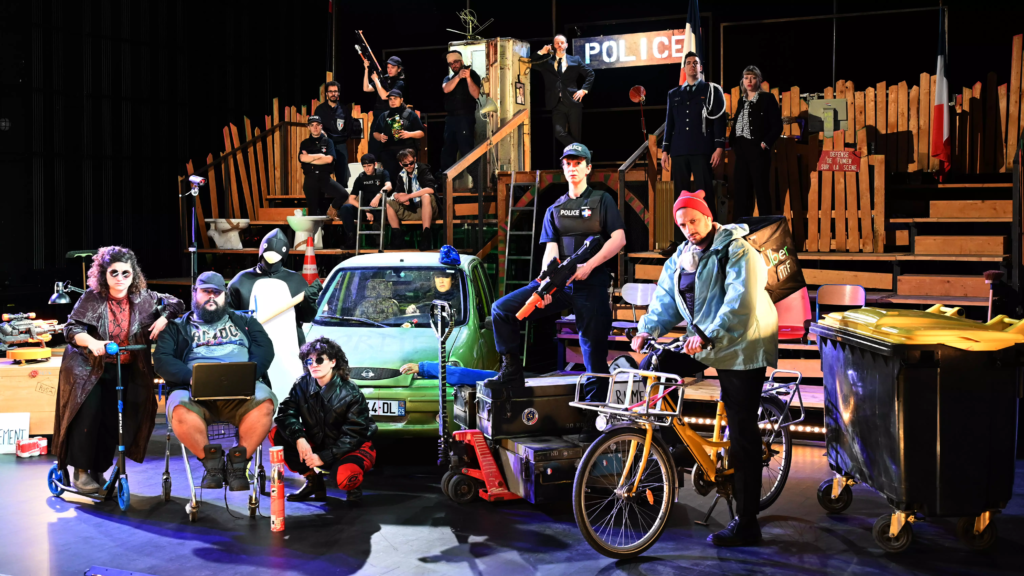 BNM - Rosa et les forces de l'ordre - Photo de Groupe - DSC_1148 © Ring Théâtre